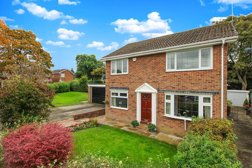 Cricketers Green, Yeadon, Leeds, West... 4 bed detached house £365,000