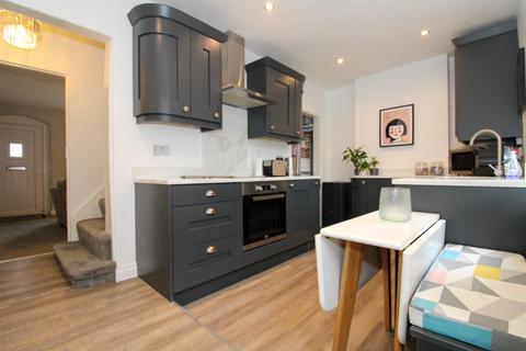 37 Canada Road, Rawdon, Leeds, LS19 6LR
