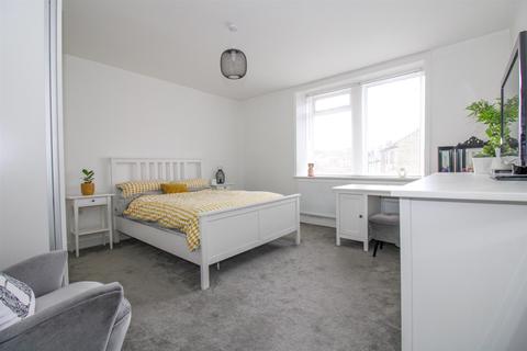 37 Canada Road, Rawdon, Leeds, LS19 6LR