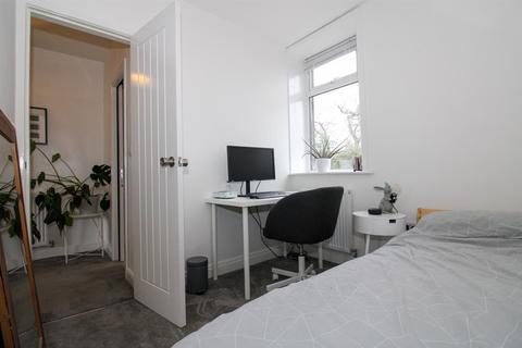 37 Canada Road, Rawdon, Leeds, LS19 6LR