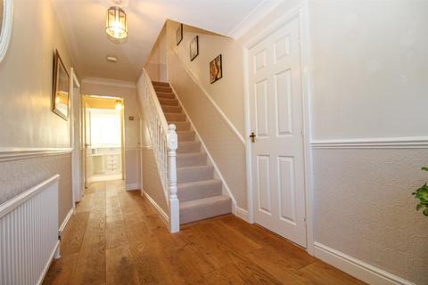 4b Carlton Mount, Yeadon, Leeds, LS19 7UZ