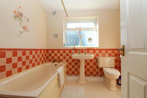 4b Carlton Mount, Yeadon, Leeds, LS19 7UZ