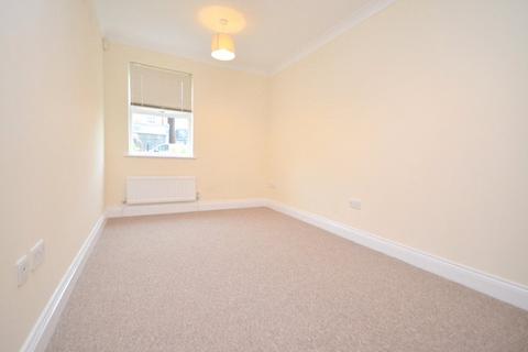 2 bedroom apartment to rent - St. Marys Lane, Upminster, Essex, RM14