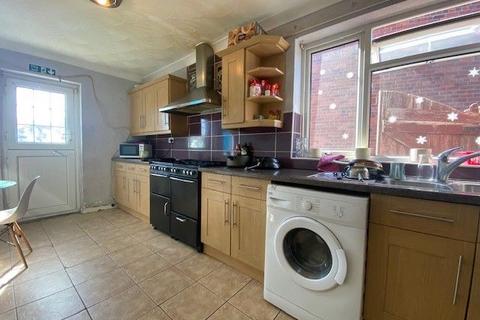 1 bedroom in a house share to rent, Carr House Road, Room 3, Doncaster