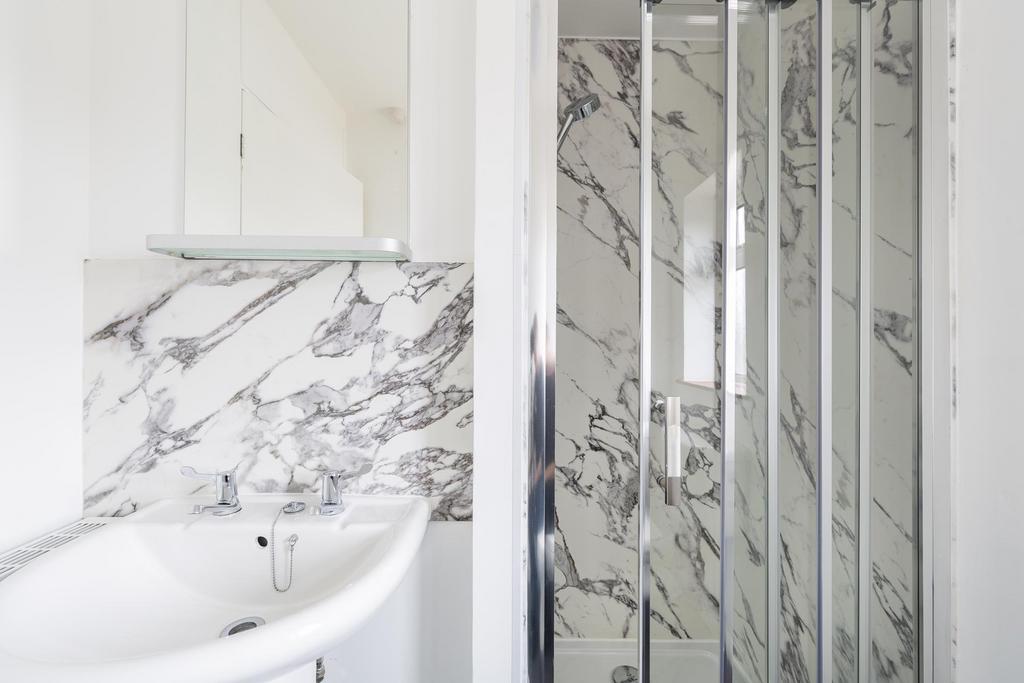 Shower room  ()