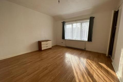 3 bedroom semi-detached house to rent, No Deposit Option, Heathway, Dagenham, RM10