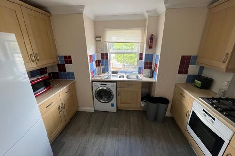 3 bedroom flat to rent - Venneit Close, Oxford