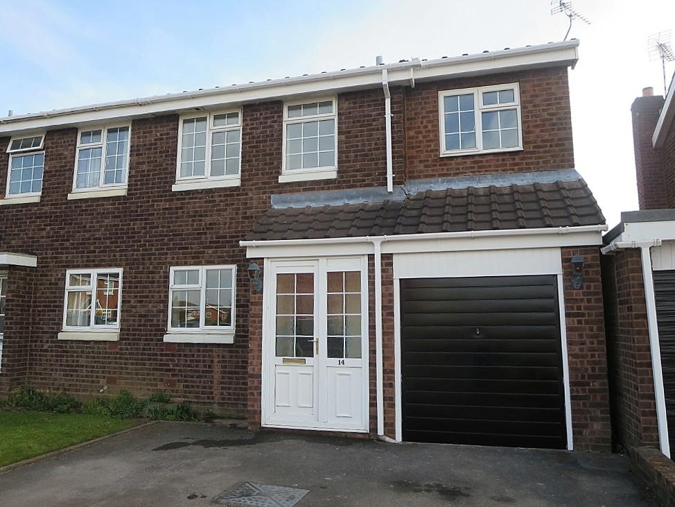 Knightley Close, Gnosall, ST20 3 bed townhouse £750 pcm (£173 pw)