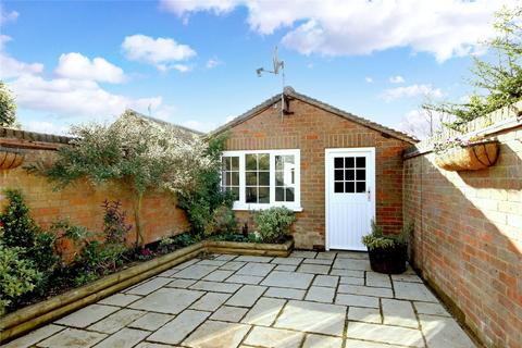 53 Aylesbury End, Beaconsfield, HP9 1LU