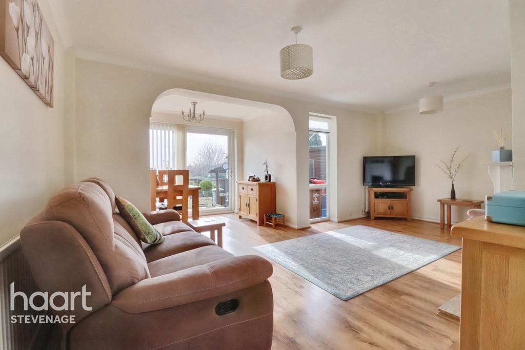 Brunel Road, Stevenage 3 bed terraced house £350,000