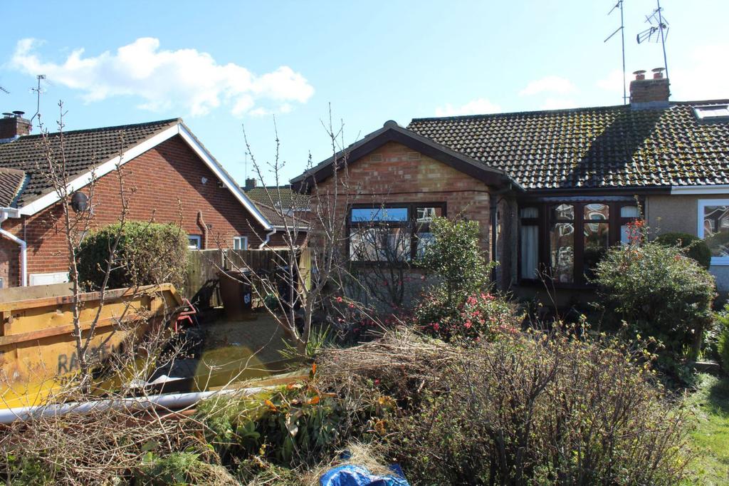 Brockwood Close, Duston, Northampton NN5 6LY 2 bed semidetached
