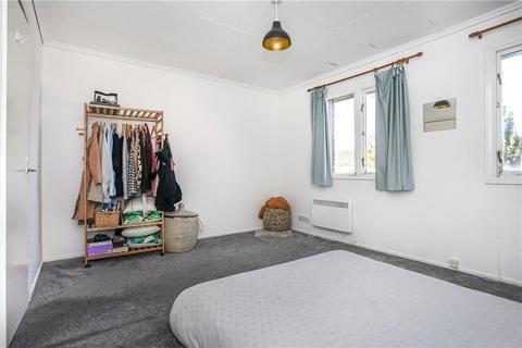 25 Aspen Close, Staines, TW18 4SW
