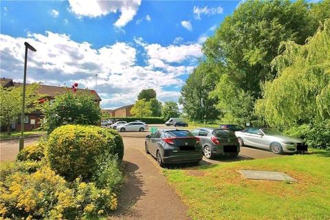 25 Aspen Close, Staines, TW18 4SW