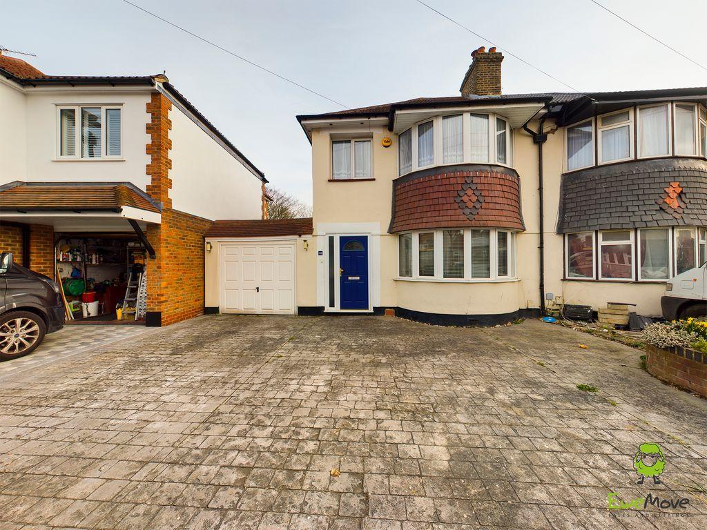 Axminster Crescent, Welling DA16 1HF 3 bed semidetached house £500,000