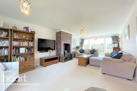 5 bedroom detached house for sale - Ritchie Close, Northampton