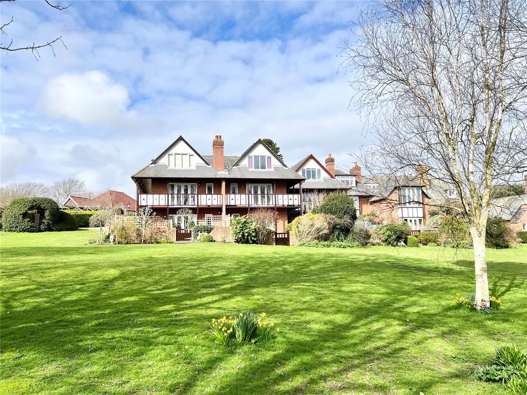 White Court, Kings Ride, Alfriston, East Sussex, BN26 3 bed semi