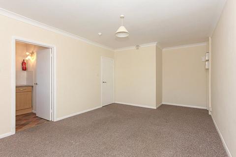 Studio to rent, High Street, Snodland, ME6