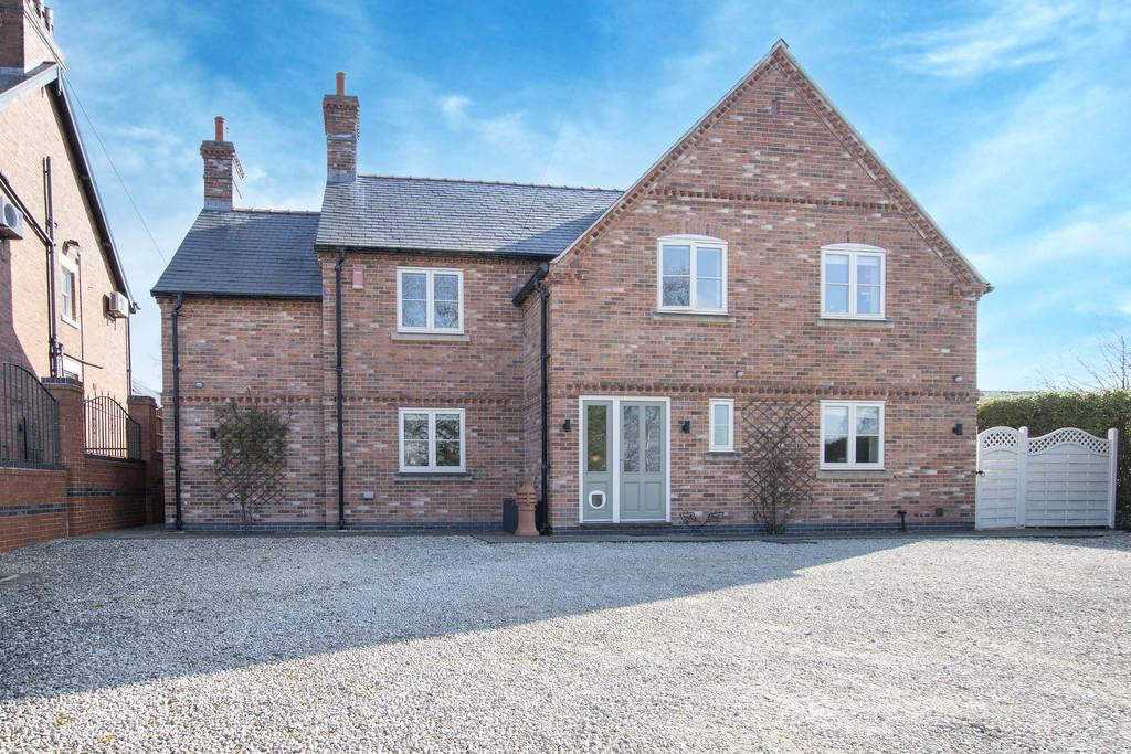 Main Street, Kirton, Newark 5 bed detached house £600,000