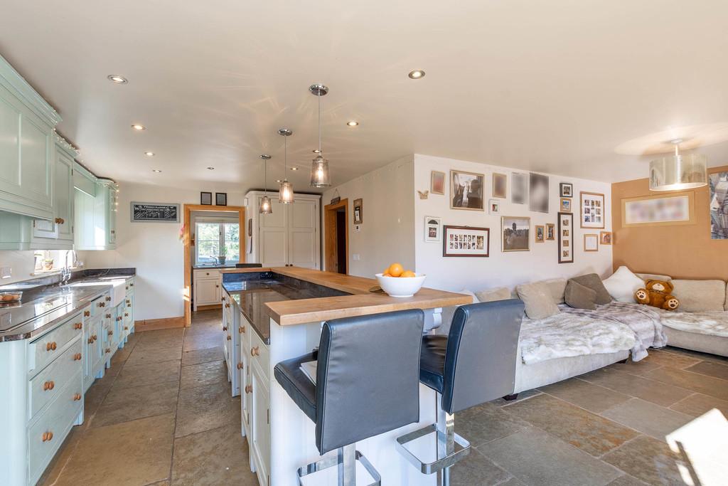 Main Street, Kirton, Newark 5 bed detached house £600,000