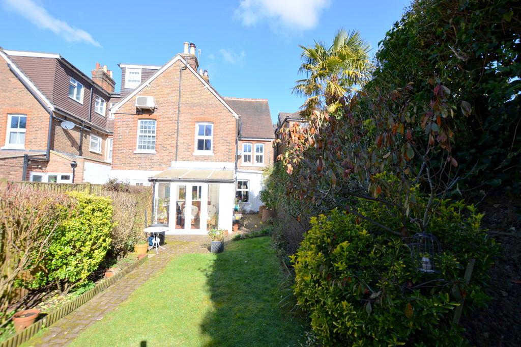 Blackborough Road, Reigate 3 bed end of terrace house £650,000