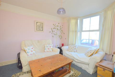 16 Blackborough Road, Reigate, RH2 7BT