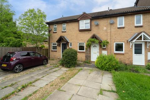 2 bedroom terraced house to rent, 70 Swift Close