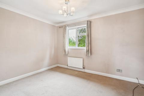 2 bedroom terraced house to rent, 70 Swift Close