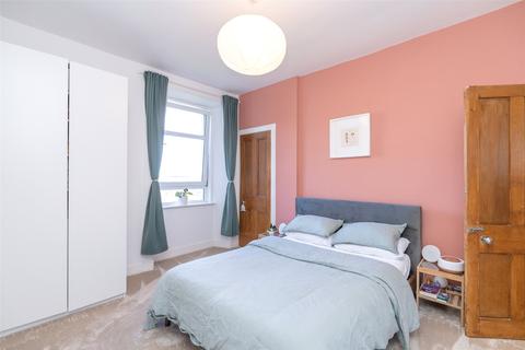 45/7 Restalrig Road, Edinburgh, EH6 8BD