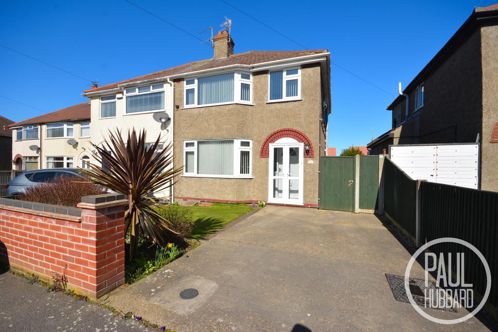 Monckton Avenue, Lowestoft, Suffolk 3 bed semidetached house £260,000