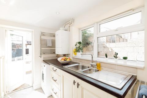 5 bedroom end of terrace house to rent, Northcote Road, Southsea