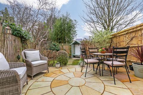41 Bath Place, Winchester, SO22 5HH