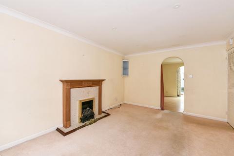 2 bedroom terraced house to rent, Sheep Street, Petersfield