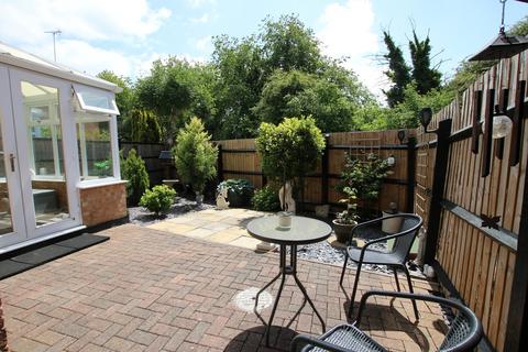21 Ash Grove, Dunmow, CM6 1QY