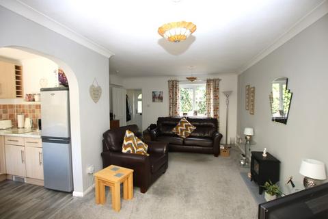 21 Ash Grove, Dunmow, CM6 1QY
