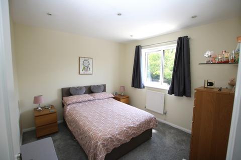 21 Ash Grove, Dunmow, CM6 1QY