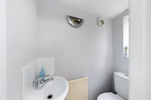 10 Intake Grove, Bradford, BD2 3NJ