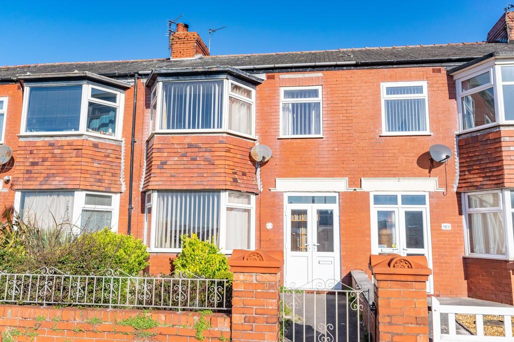 Squires Gate Lane, Blackpool, FY4 3 bed terraced house for sale £120,000