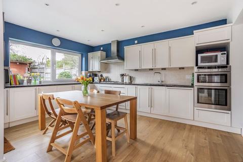 46 Berry Meade, Ashtead, KT21 1SG