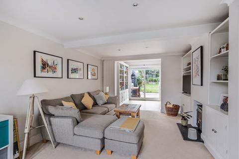 46 Berry Meade, Ashtead, KT21 1SG