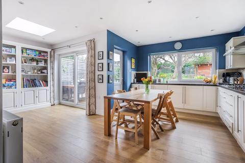 46 Berry Meade, Ashtead, KT21 1SG