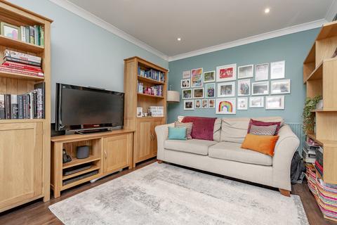 8 The Horseshoe, Coulsdon, CR5 2AS