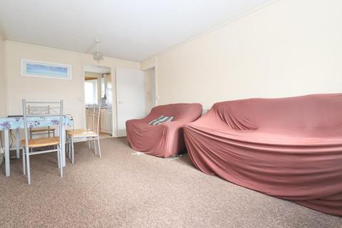 2 bedroom apartment for sale - Buckle Close, Marsh Farm, Luton, LU3 3SZ