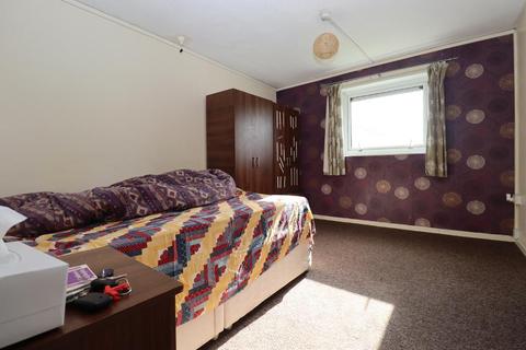 2 bedroom apartment for sale - Buckle Close, Marsh Farm, Luton, LU3 3SZ