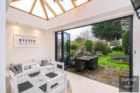 9 Connaught Avenue, London, E4 7AE