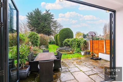 9 Connaught Avenue, London, E4 7AE