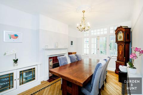 9 Connaught Avenue, London, E4 7AE