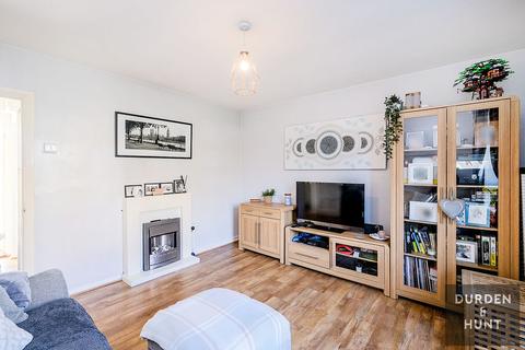 61 Bushfields, Loughton, IG10 3JR