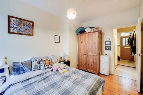 Flat 15, Wenham House Ascalon Street, London, SW8 4DY