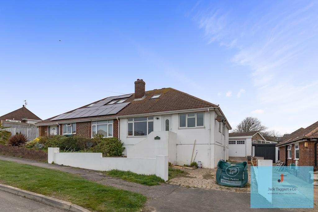Bevendean Avenue, Saltdean, Brighton, BN2 2 bed semidetached house £