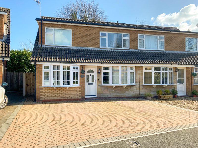 Bromley Drive, Holmes Chapel, CW4 7AX 3 bed semidetached house £280,000